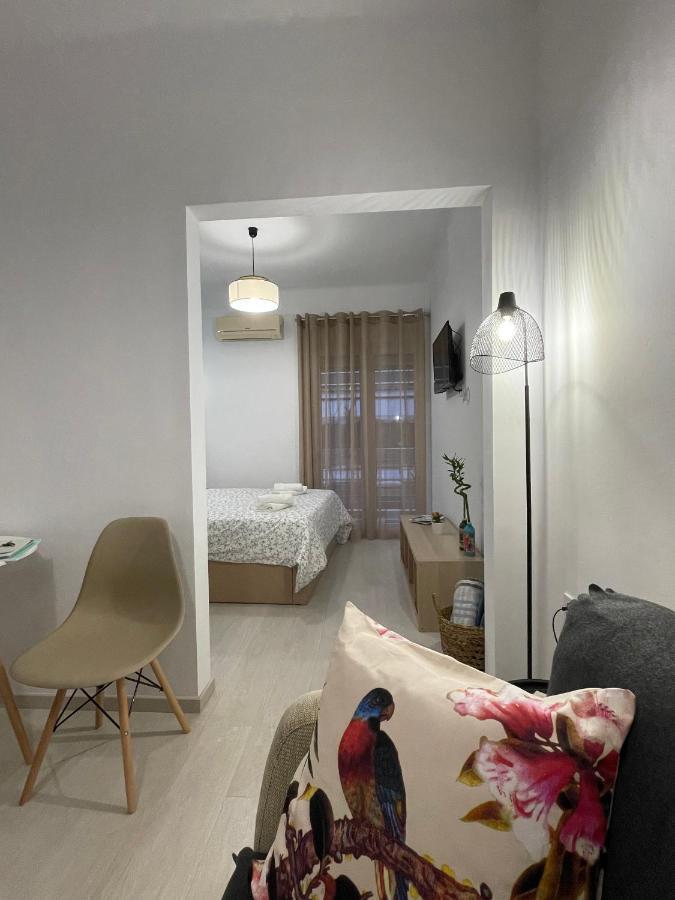 1Bd - Deer Traveler Central Apt 塞萨洛尼基 外观 照片